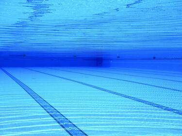 Swimming pool with lanes